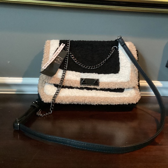 🛑sold❤️Violet Ray of NY. BNWT Fun Fur Shoulder/Crossbody Bag. Black/white/beige - Picture 1 of 4